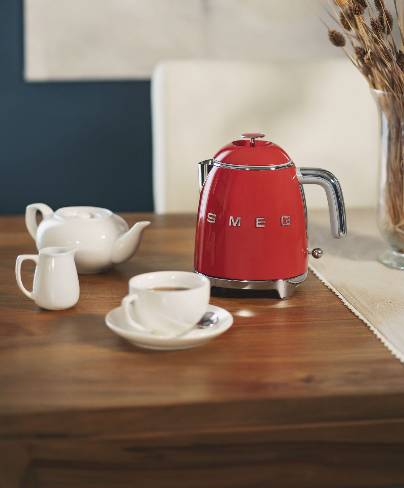 SMEG KLF05CREU Mini Kettle Cream 